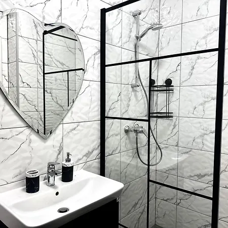 Apartment Exclusiviste 2 *